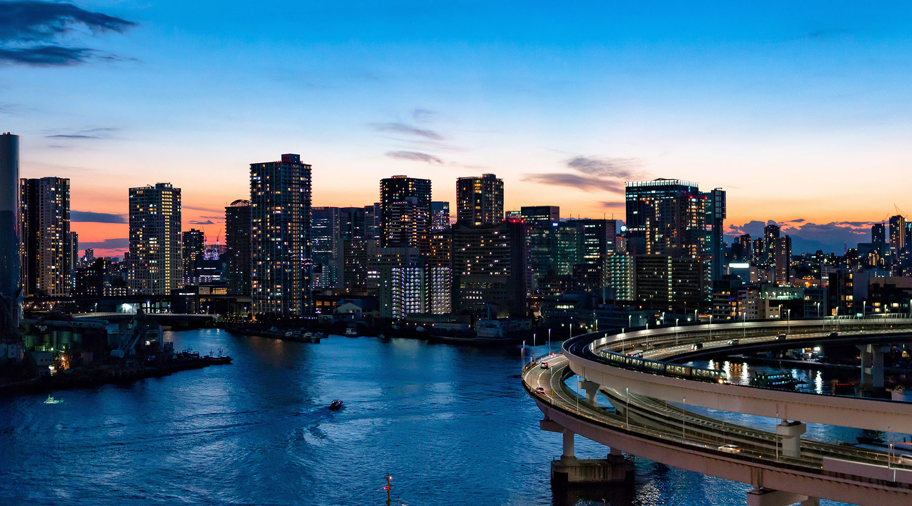 Superar las expectativas de nuestros clientes y socios de negocios